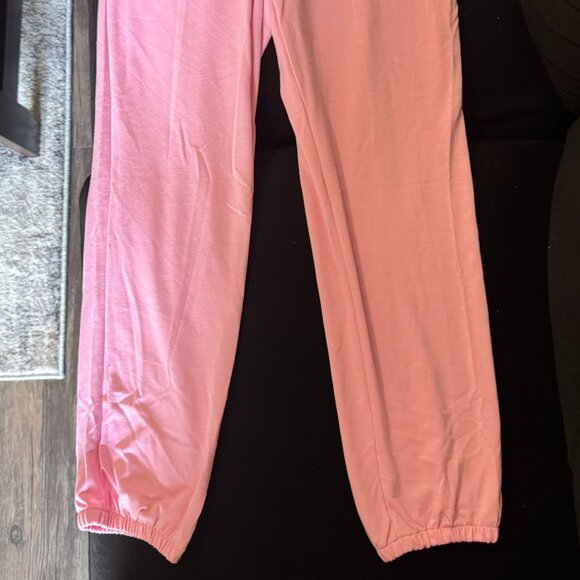 Women's Large Pink Comfy Set - Picture 6 of 9